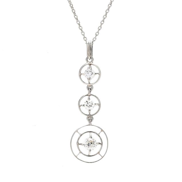 platinum-and-diamond-pendant-necklace