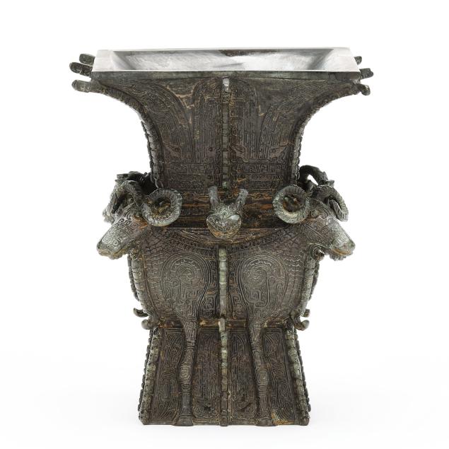 a-chinese-shang-style-archaic-bronze-ram-head-i-zun-i-vessel