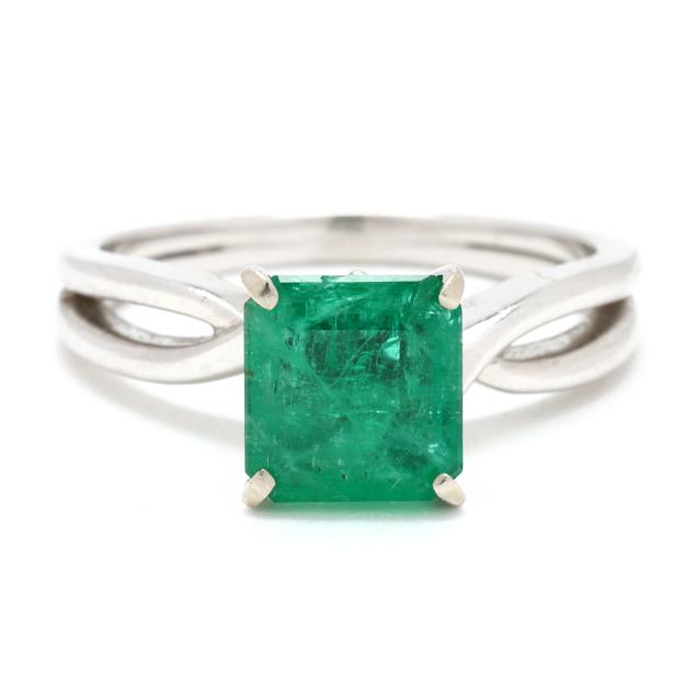 white-gold-emerald-and-diamond-ring
