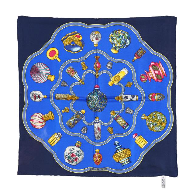 silk-i-qu-importe-le-flacon-i-pocket-square-hermes
