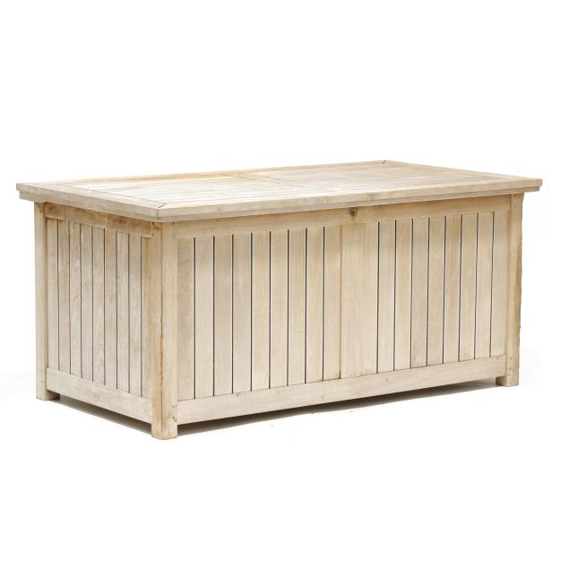 barlow-tyrie-large-outdoor-teak-storage-chest