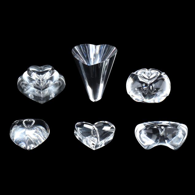 six-steuben-crystal-heart-themed-paperweights