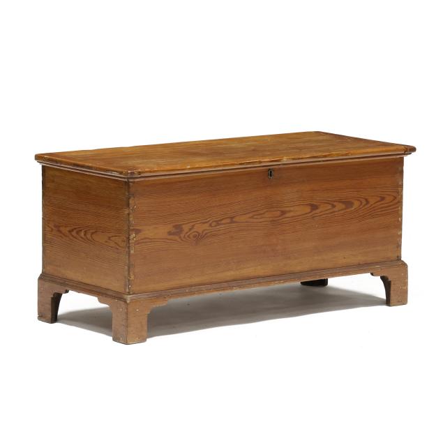 north-carolina-chippendale-yellow-pine-blanket-chest