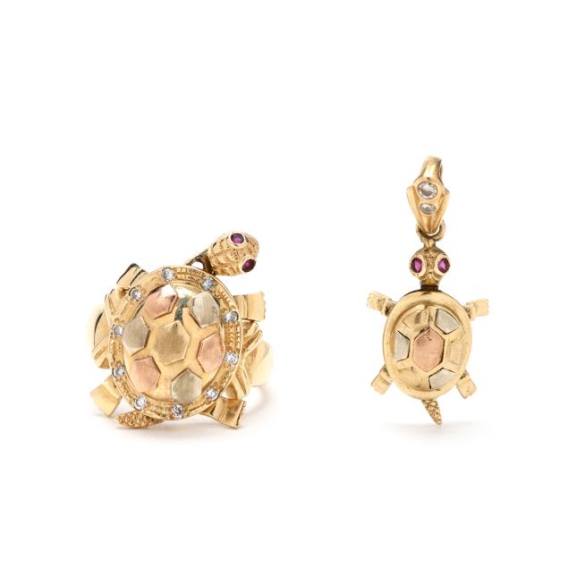 tri-color-gold-turtle-motif-ring-and-pendant