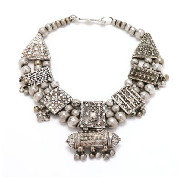 silver-tribal-style-necklace-zamani