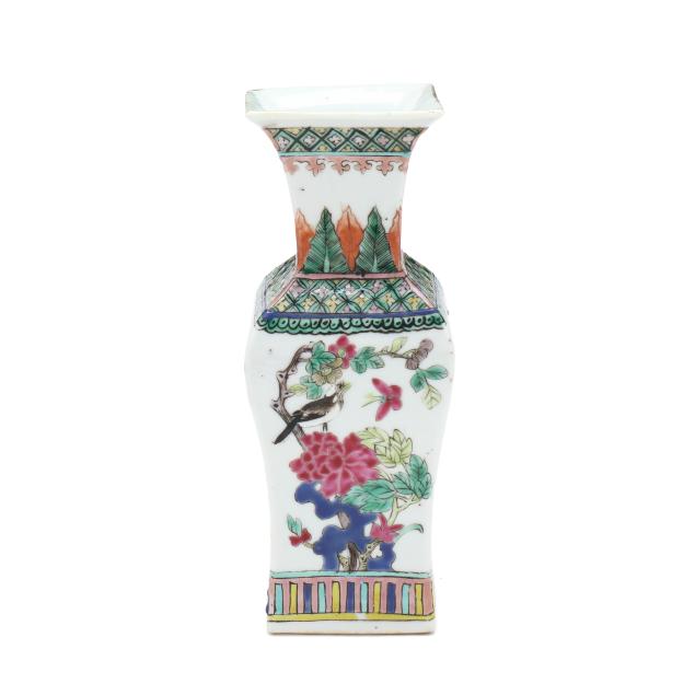 a-chinese-famille-verte-porcelain-vase