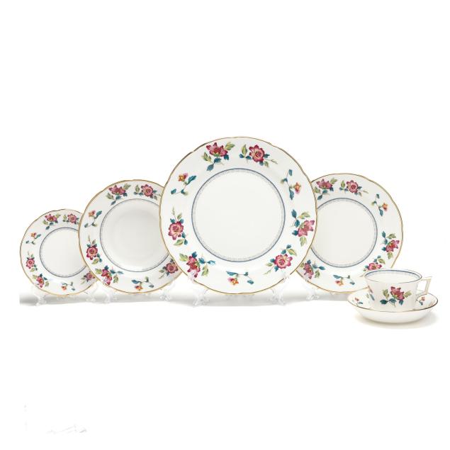 set-of-wedgwood-i-chinese-flowers-i-dinnerware