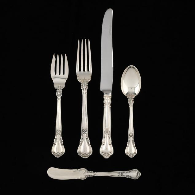 gorham-i-chantilly-i-sterling-silver-flatware-service