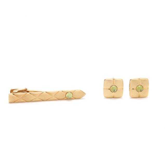 gold-and-peridot-tie-bar-and-cufflink-set-montblanc