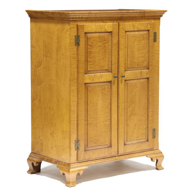 eldred-wheeler-ma-20th-century-diminutive-chippendale-style-tiger-maple-cabinet