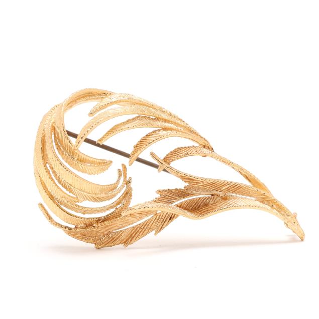 gold-feather-motif-brooch