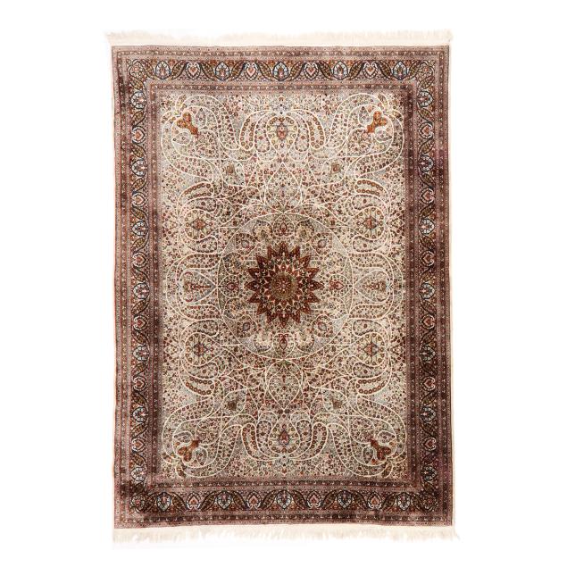 kerman-style-silk-carpet