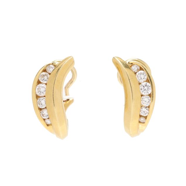 gold-and-diamond-earrings
