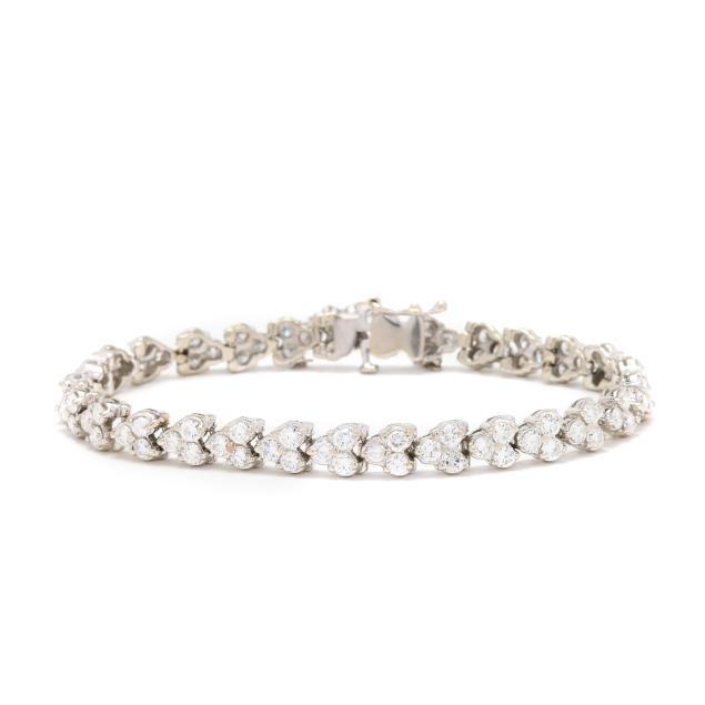 white-gold-and-diamond-line-bracelet