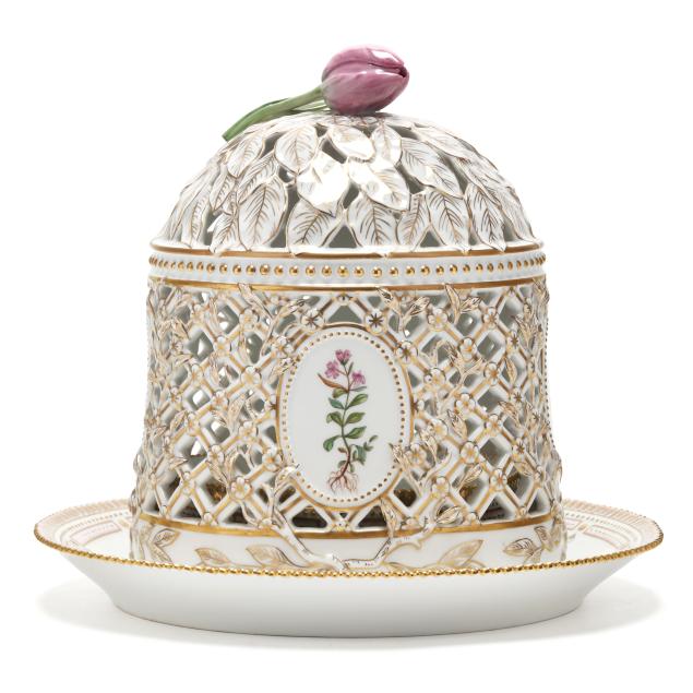 royal-copenhagen-i-flora-danica-i-porcelain-ice-or-ice-cream-dome-on-stand