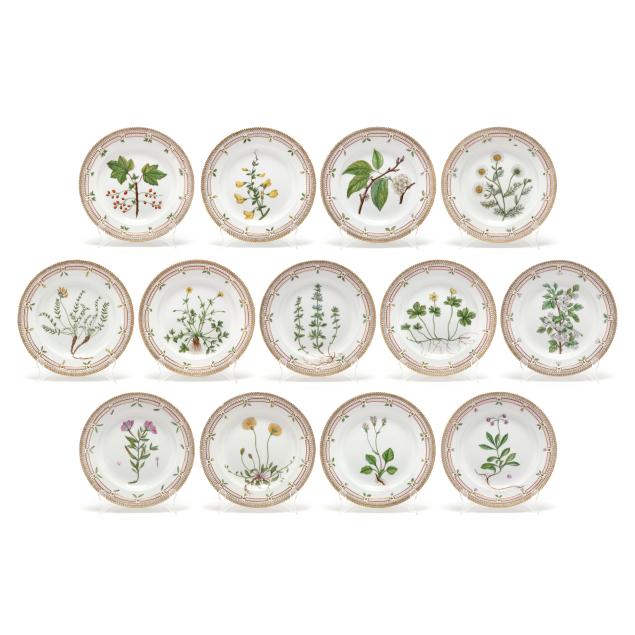 royal-copenhagen-13-i-flora-danica-i-porcelain-dinner-plates