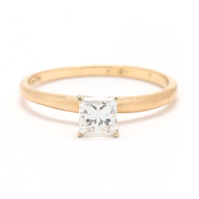 gold-and-princess-cut-diamond-solitaire-ring