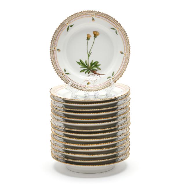 royal-copenhagen-set-of-15-i-flora-danica-i-porcelain-pie-plates