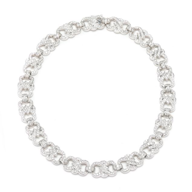 white-gold-and-diamond-knot-motif-necklace