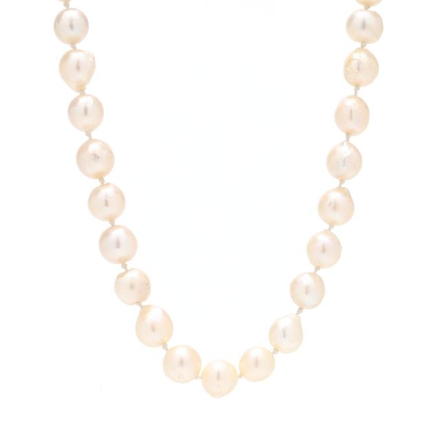 endless-strand-pearl-necklace