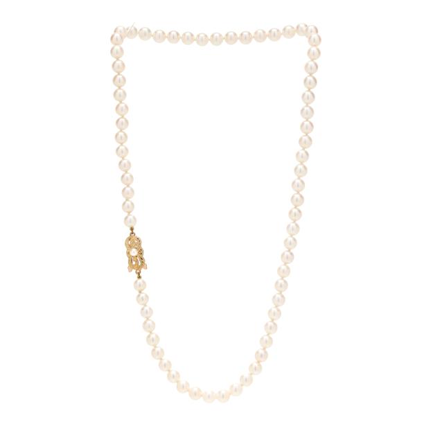 single-strand-pearl-necklace-mikimoto