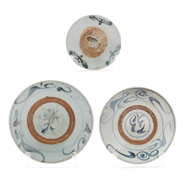 three-chinese-swatow-blue-and-white-dishes