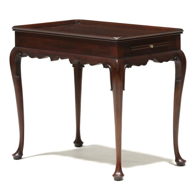 henkel-harris-queen-anne-style-mahogany-tea-table