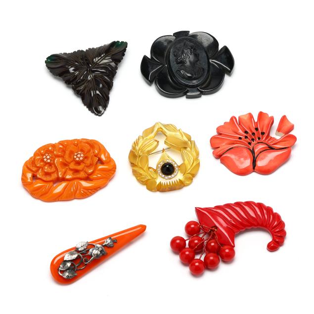 seven-bakelite-brooches