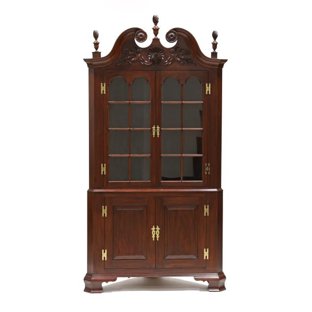 henkel-harris-chippendale-style-carved-mahogany-corner-cupboard