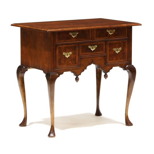 baker-colonial-williamsburg-restoration-queen-anne-style-dressing-table
