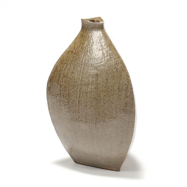 hitomi-takuro-shibata-japanese-american-north-carolina-art-pottery-vase