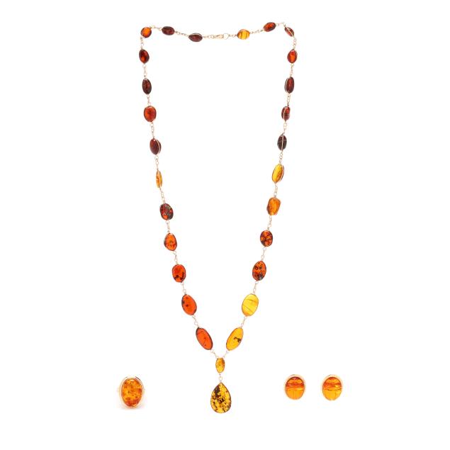 gold-and-amber-necklace-ring-and-earrings
