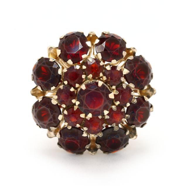 vintage-gold-and-garnet-ring