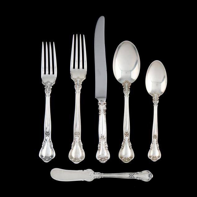gorham-i-chantilly-i-sterling-silver-flatware-service