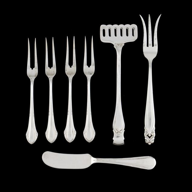 assorted-silver-flatware-grouping