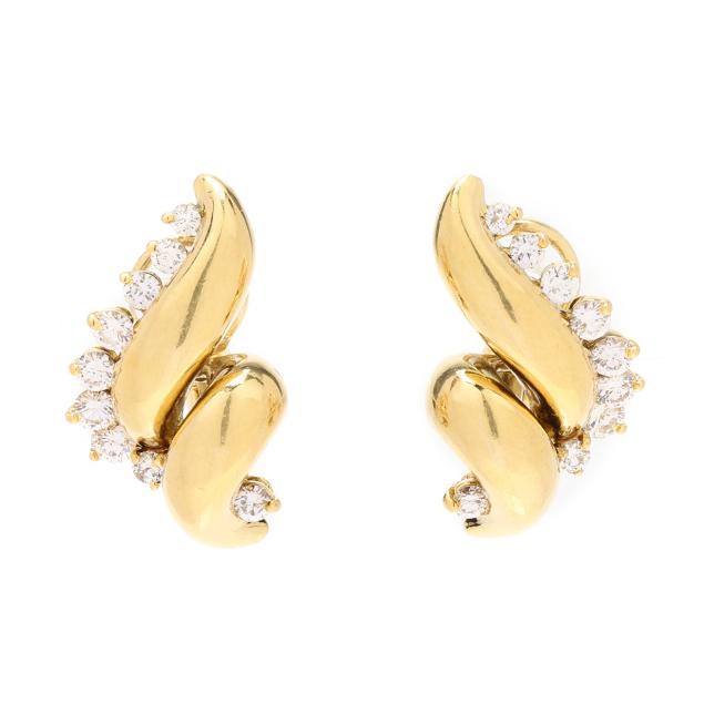 gold-and-diamond-earrings