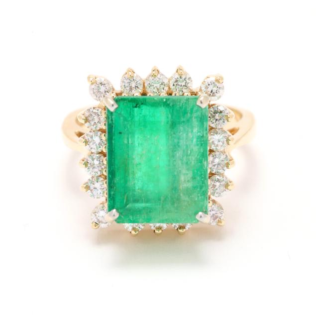 gold-emerald-and-diamond-ring
