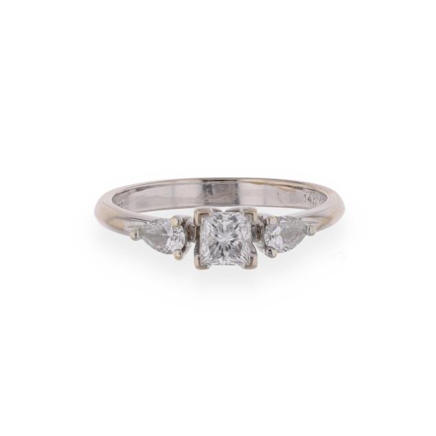 gold-and-diamond-ring
