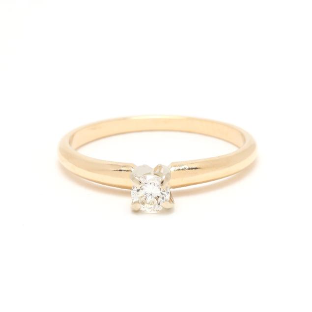 gold-and-diamond-solitaire-ring