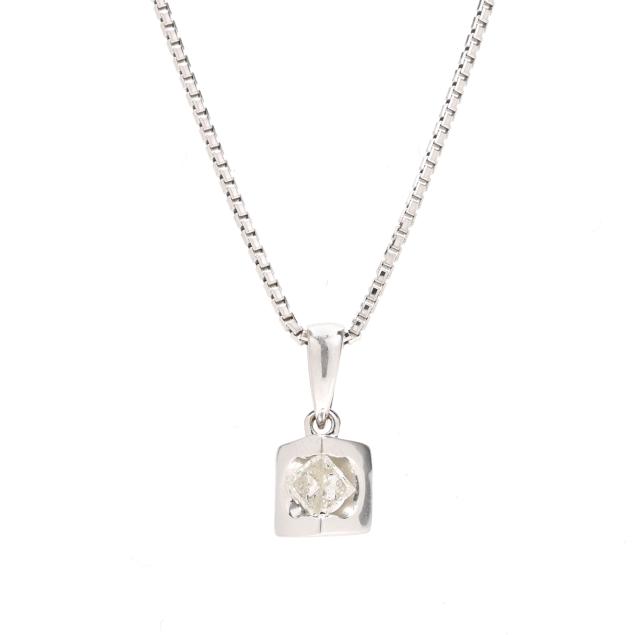 white-gold-and-diamond-pendant-necklace