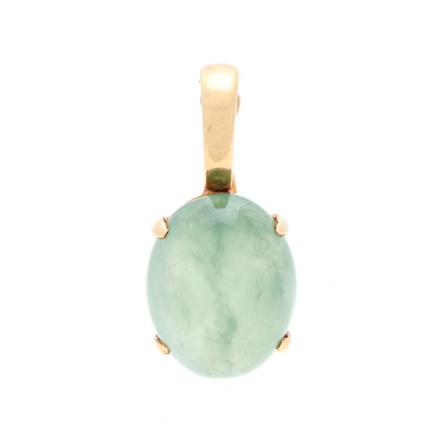 gold-and-jadeite-jade-pendant