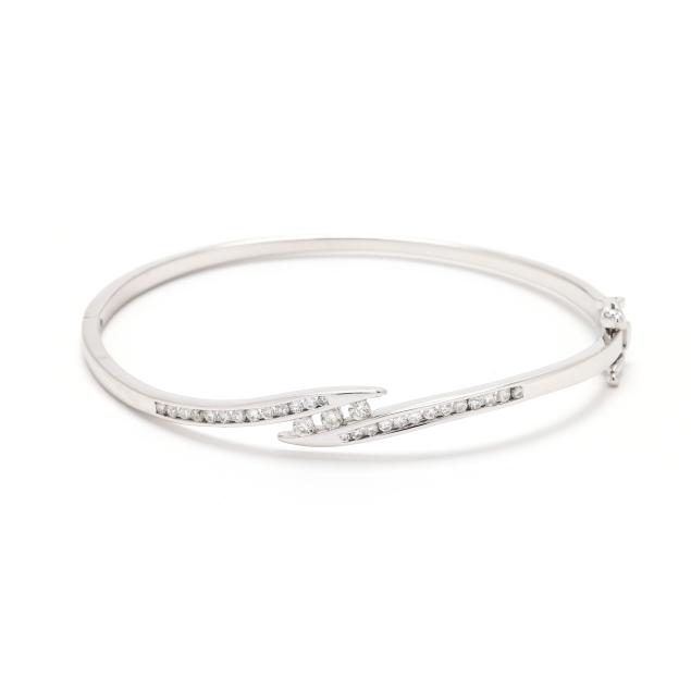 white-gold-and-diamond-hinged-bangle-bracelet