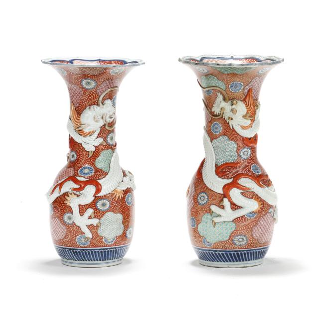 a-pair-of-large-japanese-imari-porcelain-vases-with-dragons-by-zoshuntei-sanpo