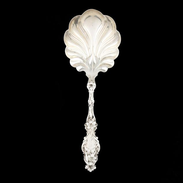 whiting-i-lily-i-sterling-silver-large-shell-berry-spoon