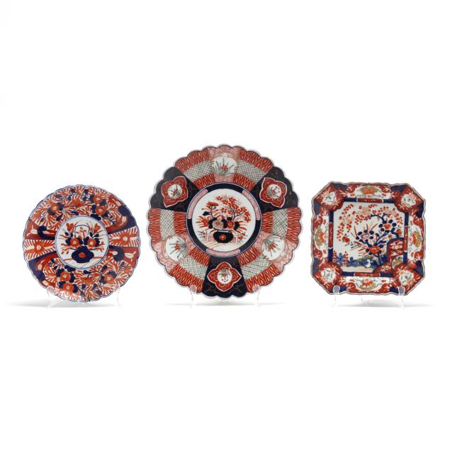 three-japanese-imari-porcelain-serving-dishes