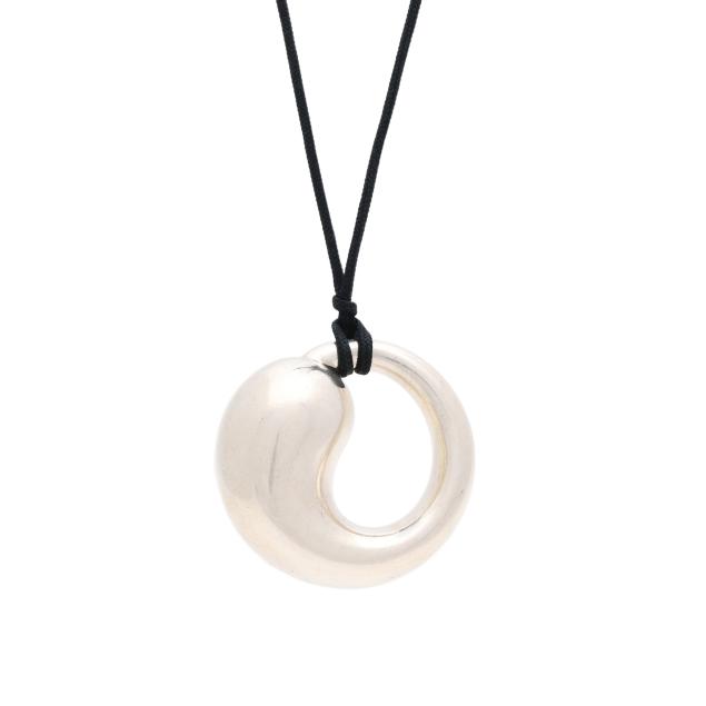 silver-i-eternal-circle-i-pendant-elsa-peretti-for-tiffany-co