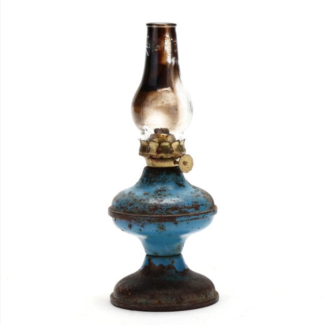 early-hurricane-lamp-from-the-harbor-island-gun-club