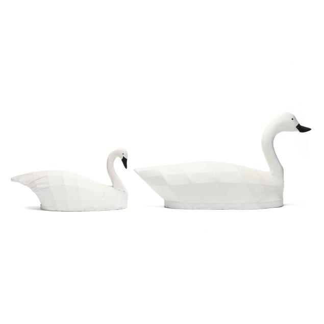 two-miniature-swan-decoys-from-the-timberlake-collection