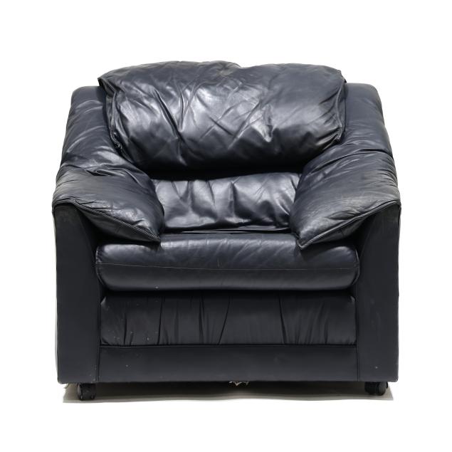 classic-leather-leather-armchair