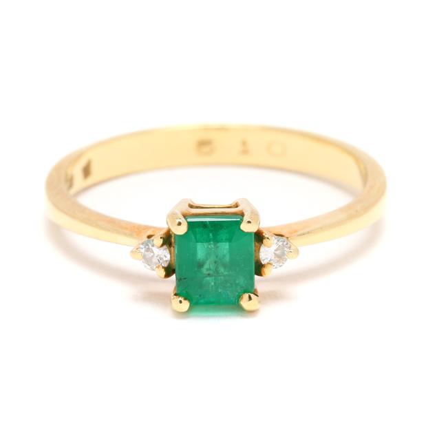 gold-emerald-and-diamond-ring